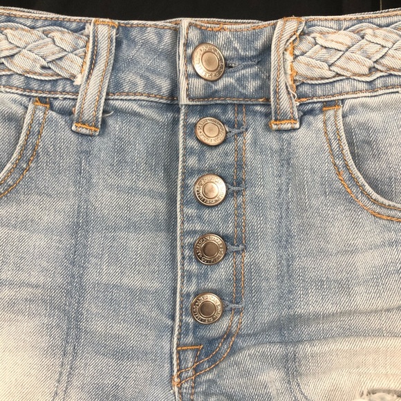 American Eagle | Braided Waist. Hi-Rise Shortie - Picture 3 of 4